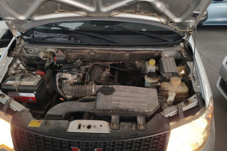Used Wuling Hongguang 2010 1.2L Base Version China IV Standard Engine Bay