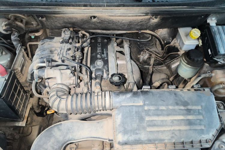 Used Wuling Hongguang 2010 1.2L Base Version China IV Standard Engine Bay