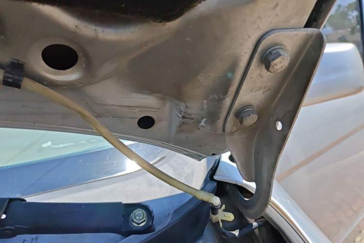 Used Wuling Hongguang 2010 1.2L Comfort Edition China IV Engine Bay Left