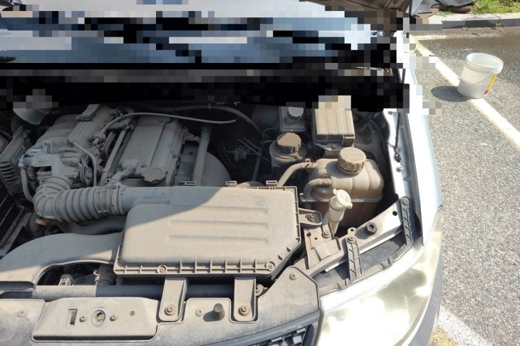 Used Wuling Hongguang 2010 1.2L Standard Version China IV Engine Bay Left