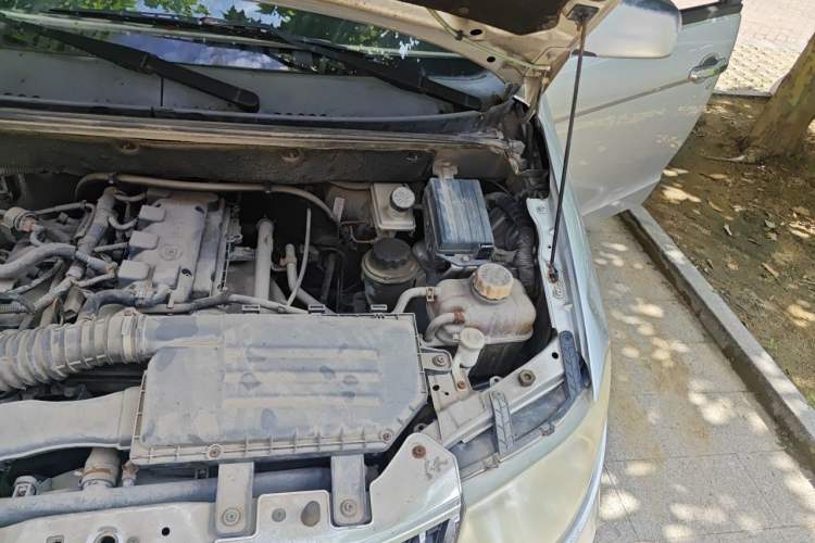 Used Wuling Hongguang 2010 1.4L Comfort Version Engine Bay Left