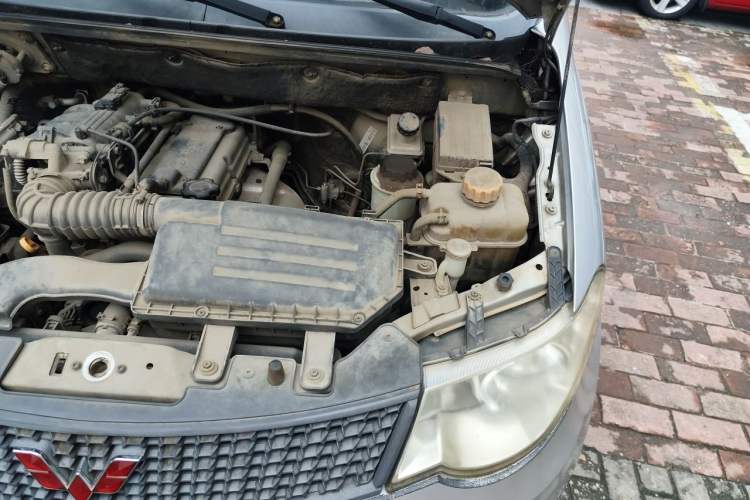 Used Wuling Hongguang 2010 1.2L Standard Version China IV Engine Bay Left