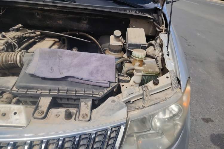 Used Wuling Hongguang 2010 1.2L Standard Version China IV Engine Bay Left
