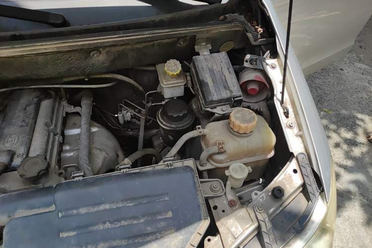 Used Wuling Hongguang 2010 1.2L Base Version China IV Standard Engine Bay Left