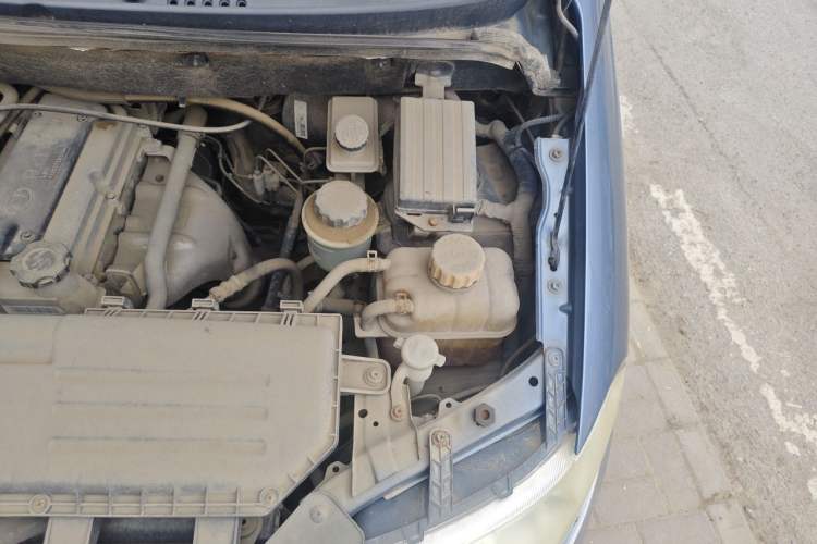 Used Wuling Hongguang 2010 1.2L Base Version China IV Standard Engine Bay Left