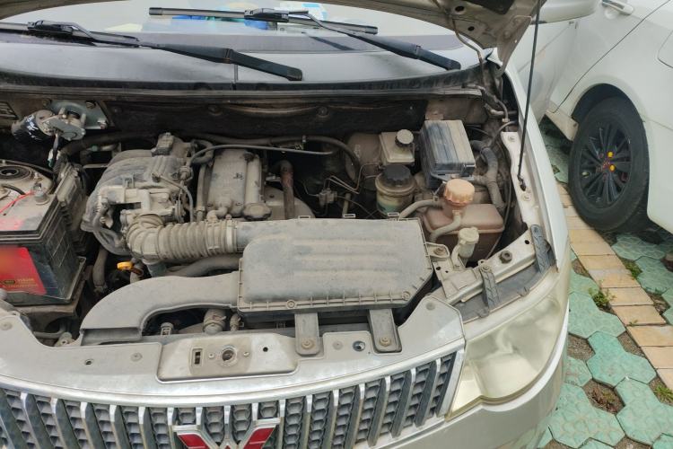 Used Wuling Hongguang 2010 1.2L Comfort Edition China IV Engine Bay Left
