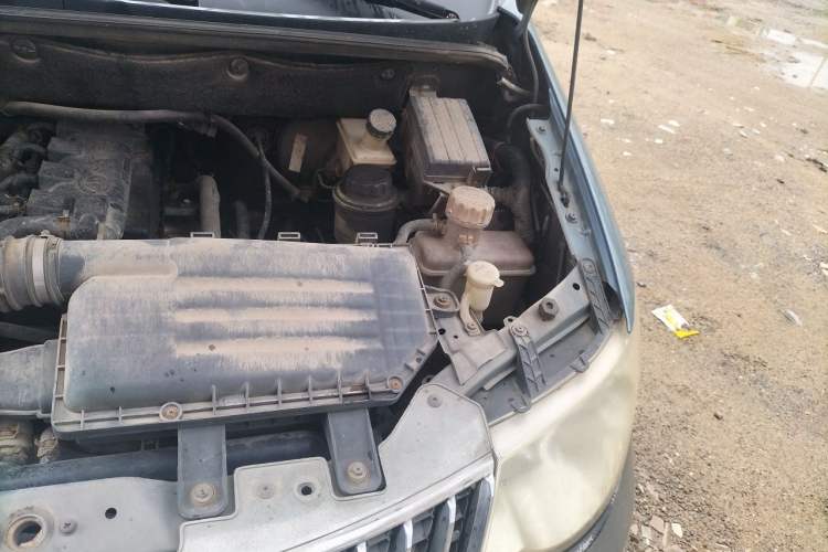 Used Wuling Hongguang 2010 1.4L Standard Version Engine Bay Left