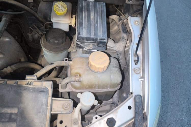 Used Wuling Hongguang 2010 1.2L Base Version China IV Standard Engine Bay Left