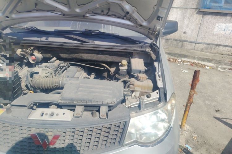 Used Wuling Hongguang 2010 1.2L Base Version China IV Standard Engine Bay Left
