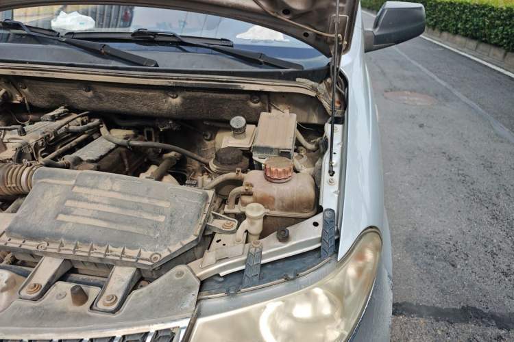 Used Wuling Hongguang 2010 1.2L Base Version China IV Standard Engine Bay Left