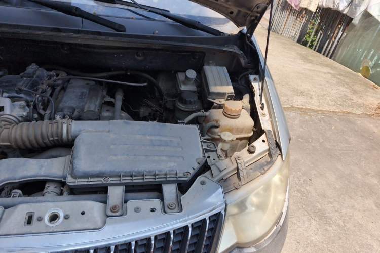 Used Wuling Hongguang 2010 1.2L Standard Version China IV Engine Bay Left