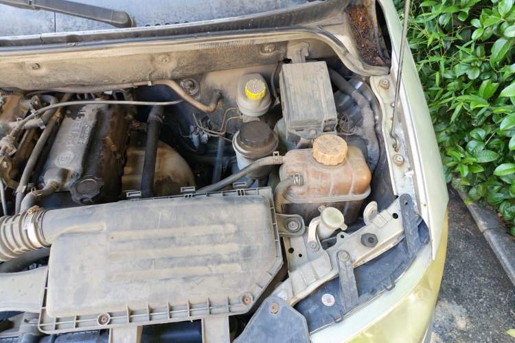 Used Wuling Hongguang 2010 1.2L Base Version China IV Standard Engine Bay Left