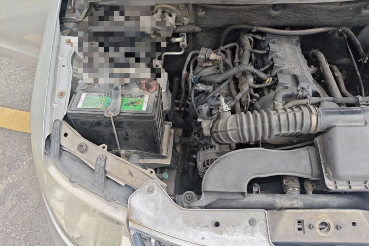 Used Wuling Hongguang 2010 1.4L Comfort Version Engine Bay Right