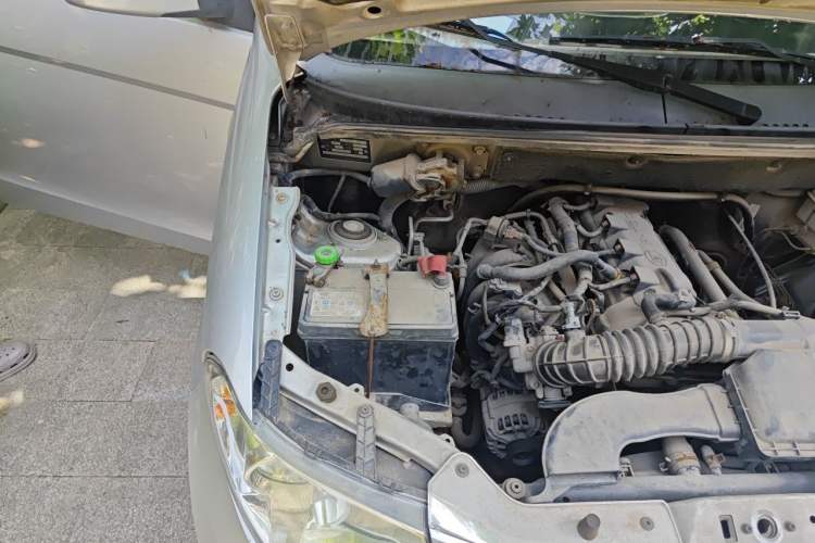 Used Wuling Hongguang 2010 1.4L Comfort Version Engine Bay Right