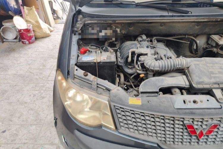 Used Wuling Hongguang 2010 1.2L Practical Version China IV Engine Bay Right