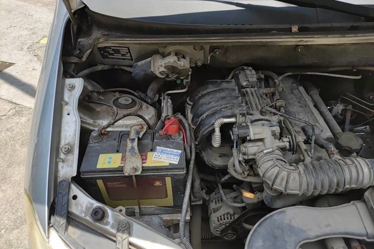 Used Wuling Hongguang 2010 1.2L Base Version China IV Standard Engine Bay Right