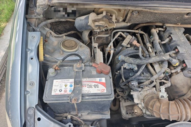 Used Wuling Hongguang 2010 1.4L Luxury Model Engine Bay Right