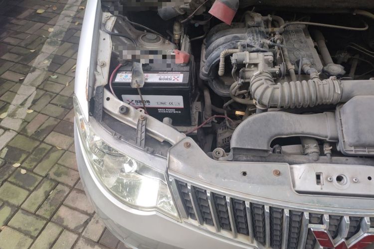 Used Wuling Hongguang 2010 1.2L Standard Version China IV Engine Bay Right