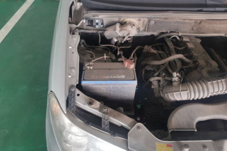 Used Wuling Hongguang 2010 1.4L Standard Version Engine Bay Right