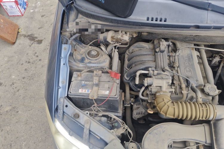 Used Wuling Hongguang 2010 1.2L Base Version China IV Standard Engine Bay Right