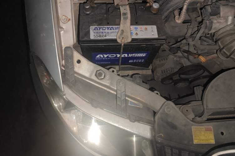 Used Wuling Hongguang 2010 1.2L Standard Version China IV Engine Bay Right