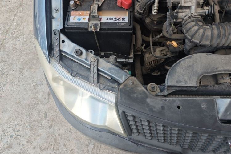 Used Wuling Hongguang 2010 1.2L Base Version China IV Standard Engine Bay Right