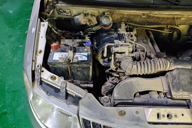 Used Wuling Hongguang 2010 1.2L Standard Version China IV Engine Bay Right
