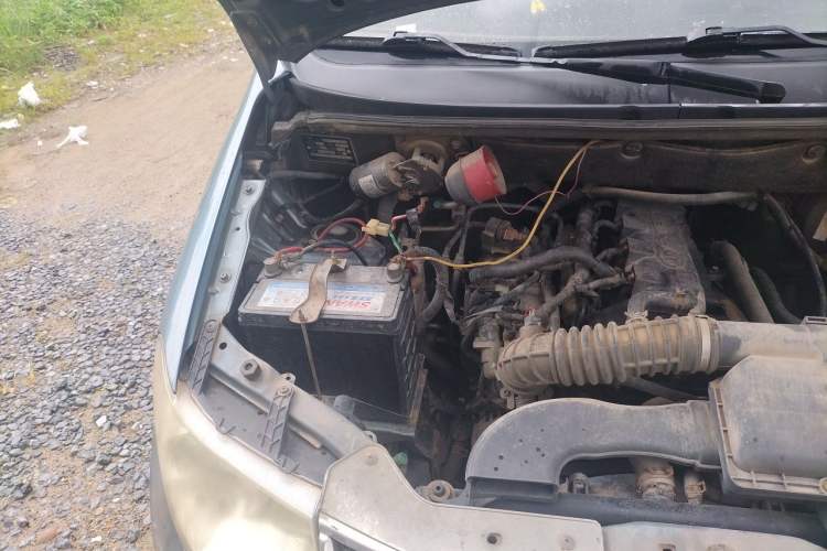 Used Wuling Hongguang 2010 1.4L Standard Version Engine Bay Right