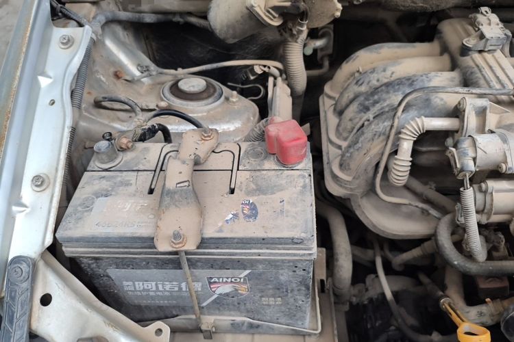 Used Wuling Hongguang 2010 1.2L Practical Version China IV Engine Bay Right