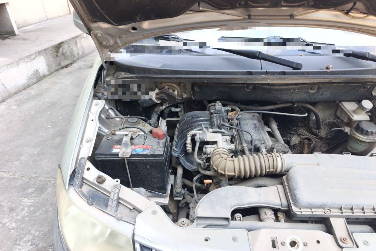 Used Wuling Hongguang 2010 1.2L Standard Version China IV Engine Bay Right