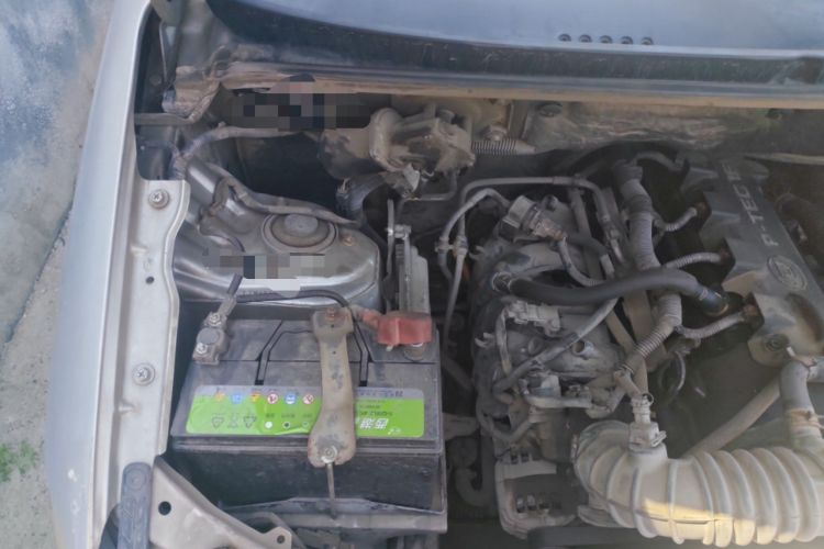 Used Wuling Hongguang 2010 1.4L Standard Version Engine Bay Right