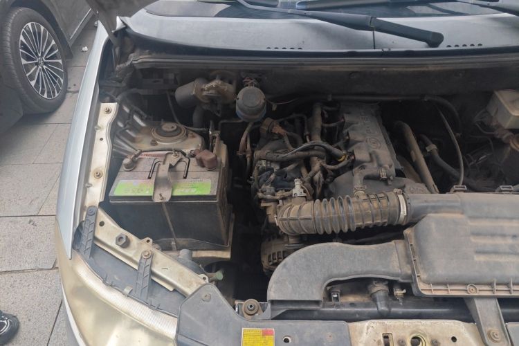 Used Wuling Hongguang 2010 1.4L Base Version Engine Bay Right