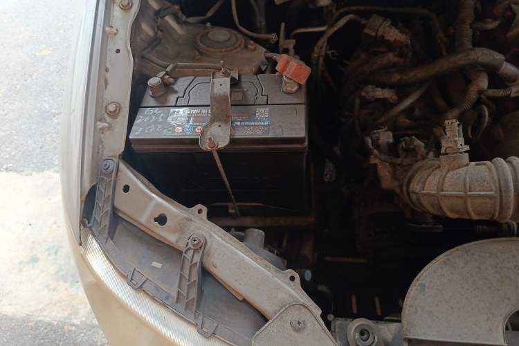 Used Wuling Hongguang 2010 1.4L Luxury Model Engine Bay Right