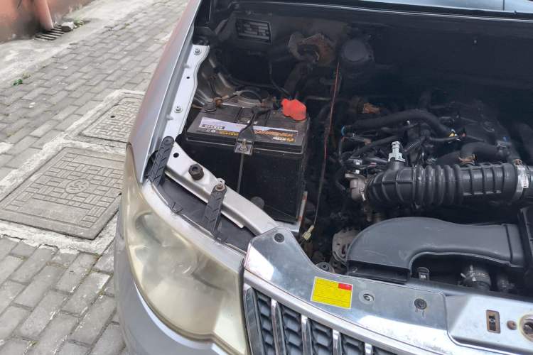 Used Wuling Hongguang 2010 1.4L Luxury Model Engine Bay Right