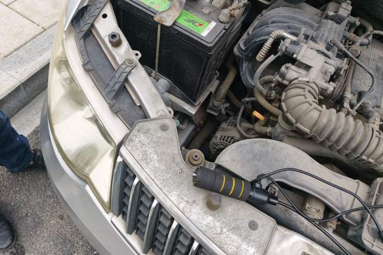 Used Wuling Hongguang 2010 1.2L Base Version China IV Standard Engine Bay Right