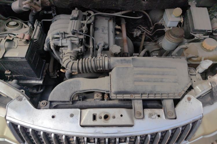 Used Wuling Hongguang 2010 1.2L Standard Version China IV Engine Bay