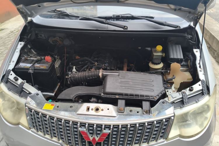 Used Wuling Hongguang 2010 1.4L Luxury Model Engine Bay