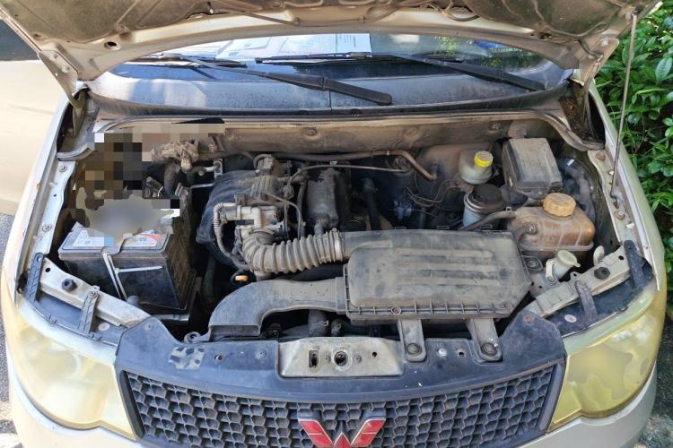 Used Wuling Hongguang 2010 1.2L Base Version China IV Standard Engine Bay