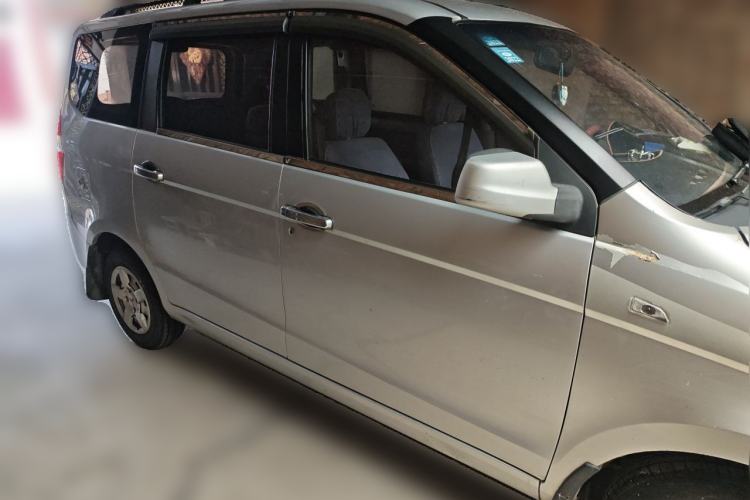 Used Wuling Hongguang 2010 1.2L Base Version China IV Standard Front Right 45 Deg