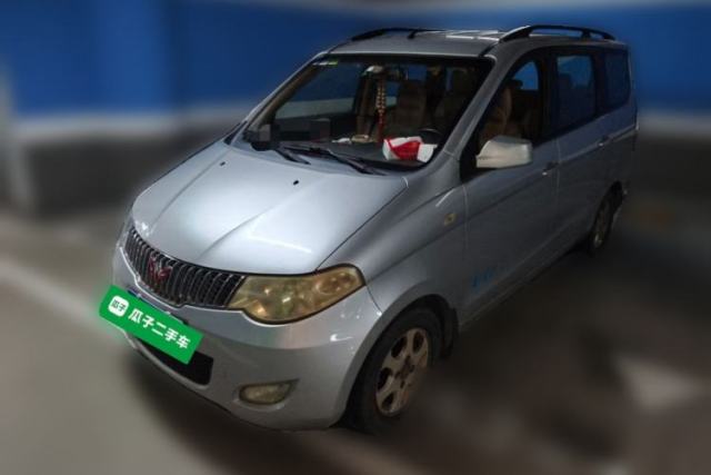 Ojetý Wuling Hongguang 2010 1.4L Luxury Model