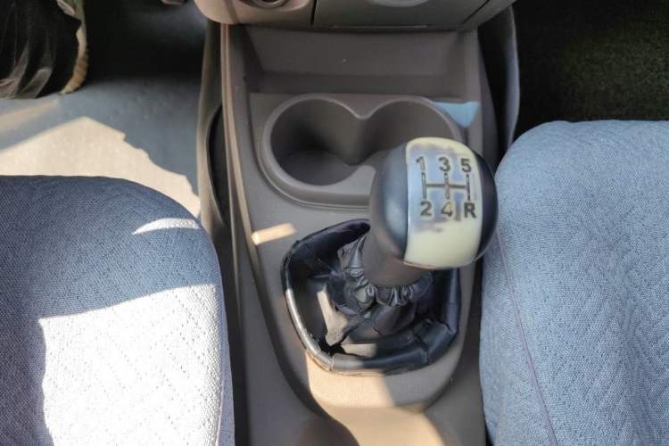 Used Wuling Hongguang 2010 1.2L Standard Version China IV Gear Lever