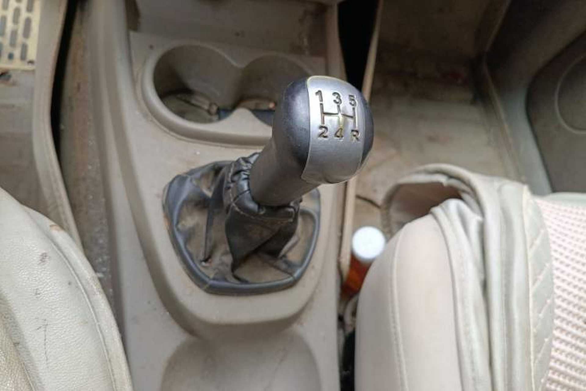 Used Wuling Hongguang 2010 1.2L Standard Version China IV Gear Lever