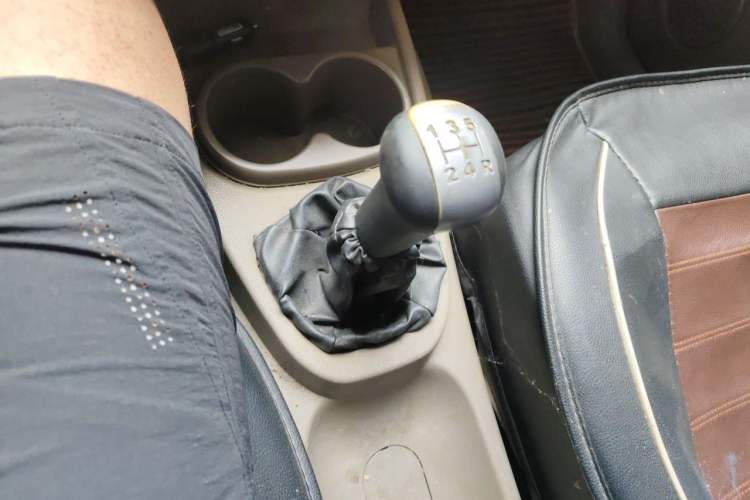 Used Wuling Hongguang 2010 1.2L Practical Version China IV Gear Lever