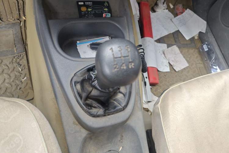 Used Wuling Hongguang 2010 1.2L Base Version China IV Standard Gear Lever
