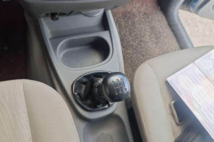 Used Wuling Hongguang 2010 1.2L Base Version China IV Standard Gear Lever