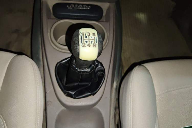 Used Wuling Hongguang 2010 1.2L Standard Version China IV Gear Lever