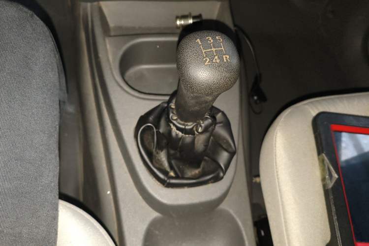 Used Wuling Hongguang 2010 1.2L Base Version China IV Standard Gear Lever