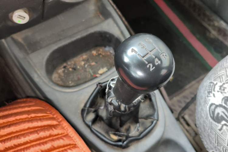 Used Wuling Hongguang 2010 1.2L Practical Version China IV Gear Lever