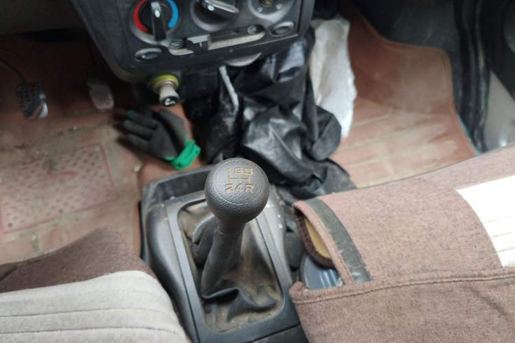 Used Wuling Hongguang 2010 1.2L Base Version China IV Standard Gear Lever