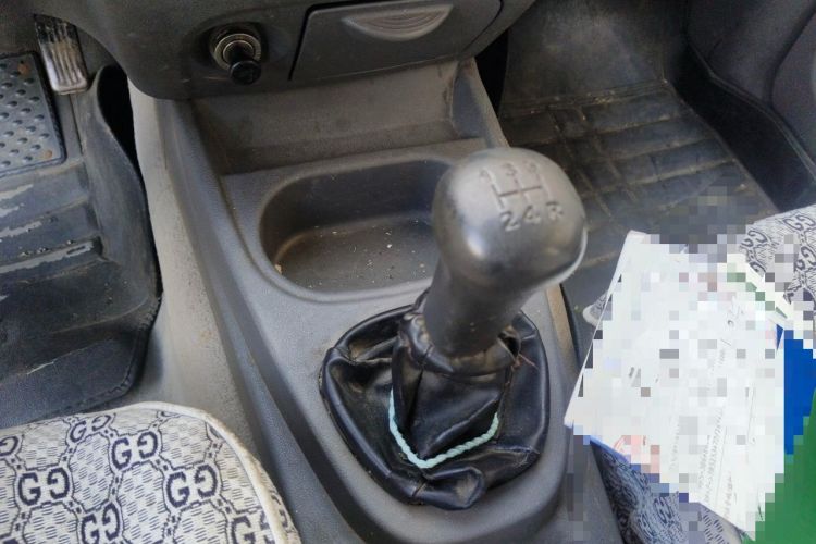 Used Wuling Hongguang 2010 1.2L Base Version China IV Standard Gear Lever